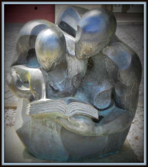 272541_196591760397113_5247713_o